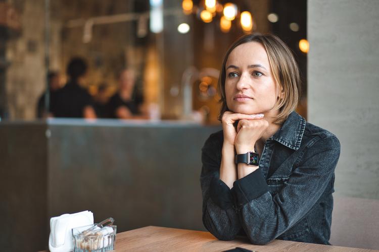 woman in a cafe in LA